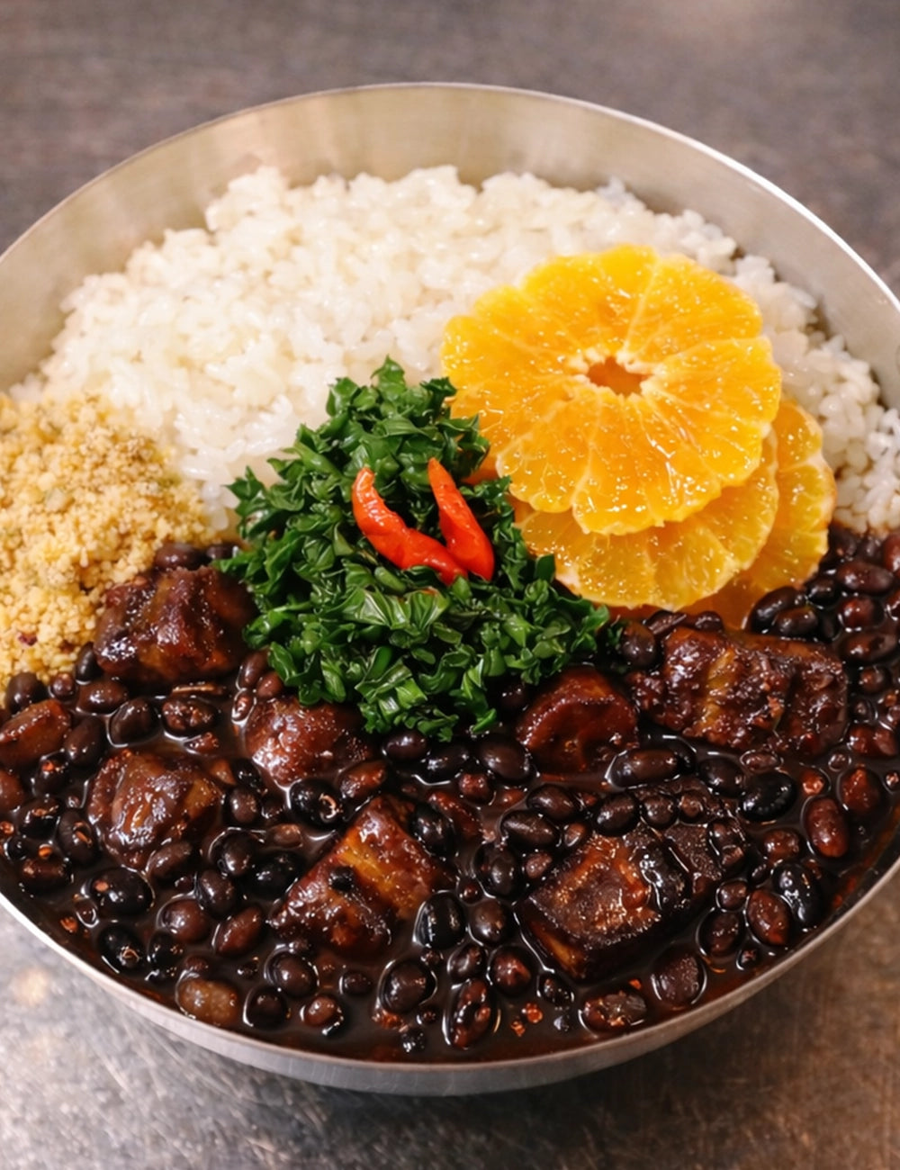 FEIJOADA<br><span>フェイジョアーダ</span>